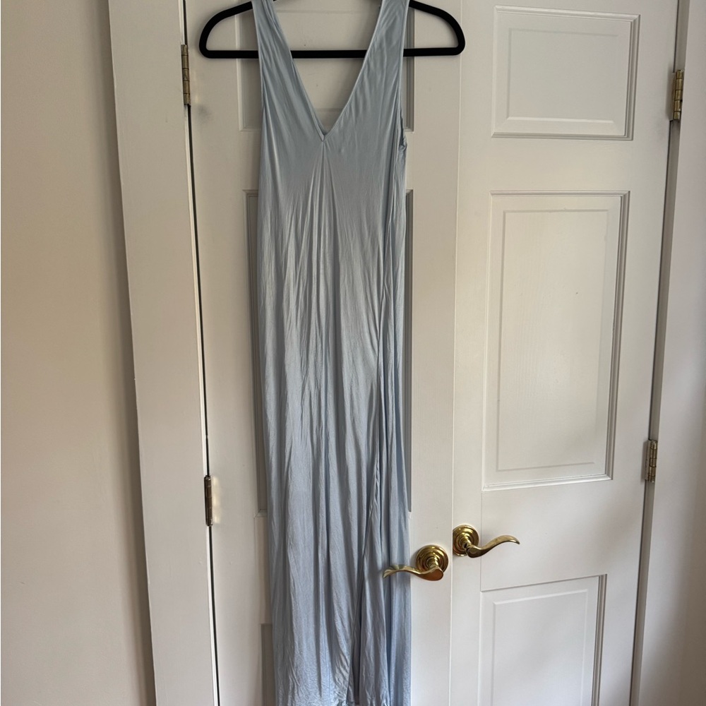 NATION LTD :: JHENE V-NECK MIDI DRESS - Elegant Light Blue Sleeveless Dress